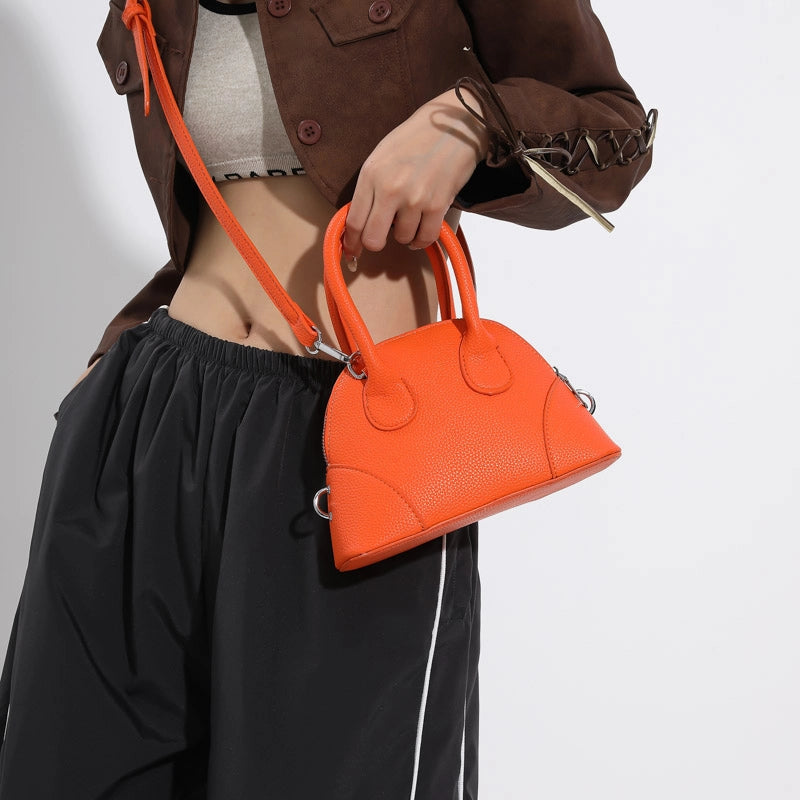 Women's Pu Leather Solid Color Vintage Style Classic Style Streetwear Sewing Thread Shell Zipper Handbag