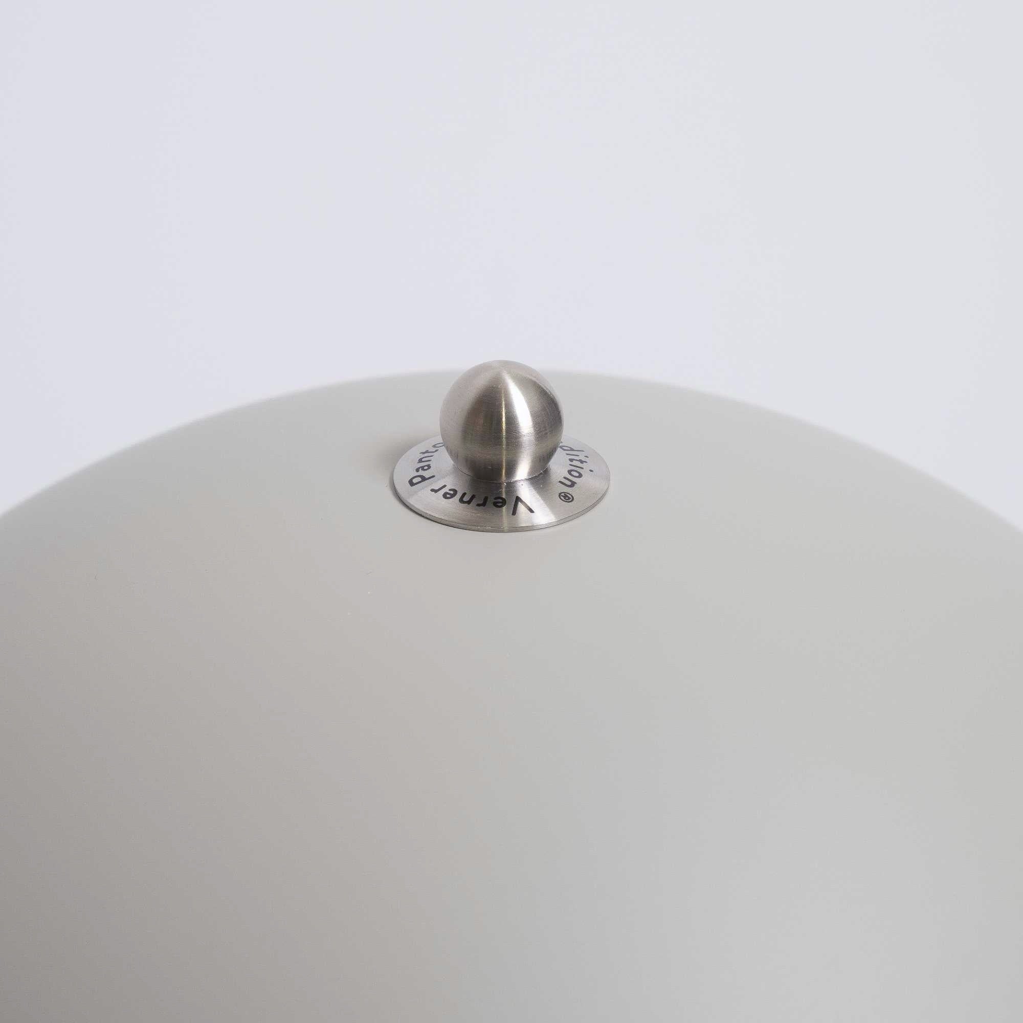 refurbished | Tradition VP3 Flowerpot table lamp. Matt Light Grey