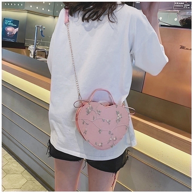 Women's All Seasons Pu Leather Flower Vintage Style Heart-shaped Zipper Handbag