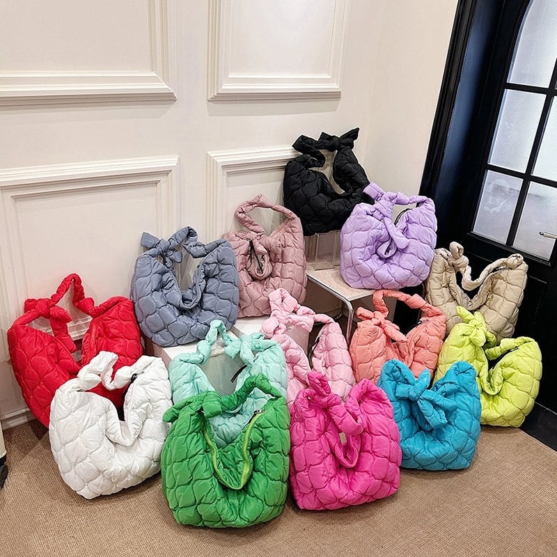 Women's Large Polyester Solid Color Classic Style Streetwear Square Zipper Cloud Shape Bag