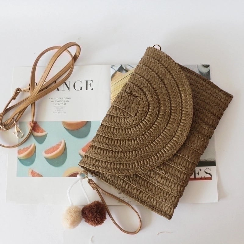 Women's Medium Straw Solid Color Streetwear Square Magnetic Buckle Clutch Bag
