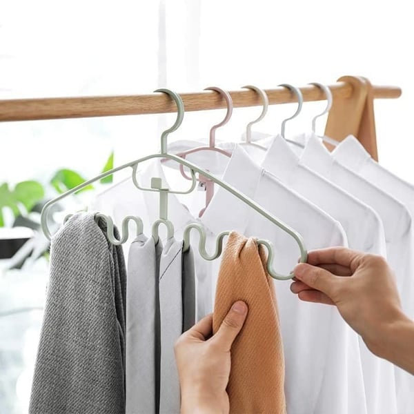 Wave Pattern Stackable Hanger-BUY MORE SAVE MORE!!!