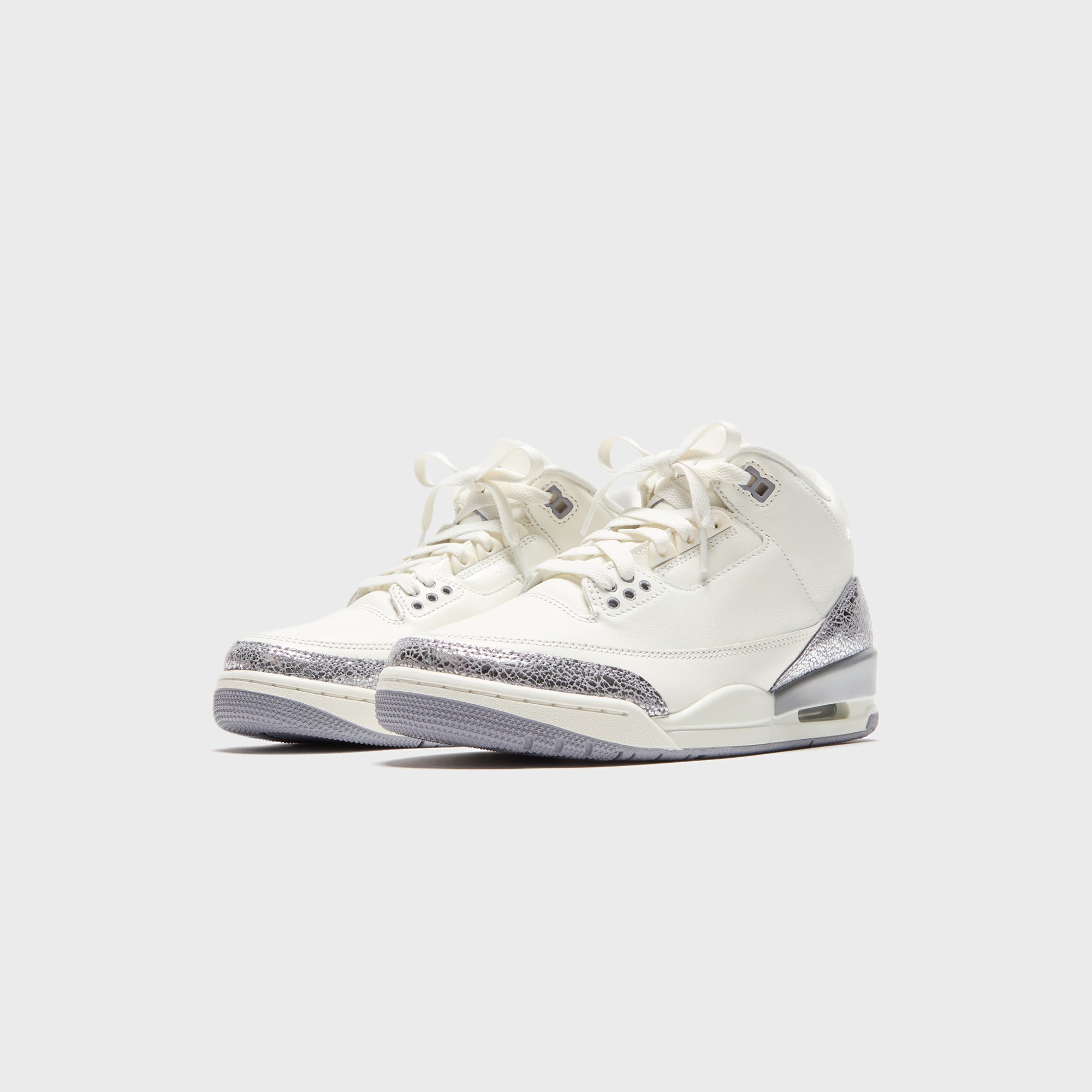 Nike WMNS Air Jordan 3 Retro - Sail / Cement Grey / Metallic Silver