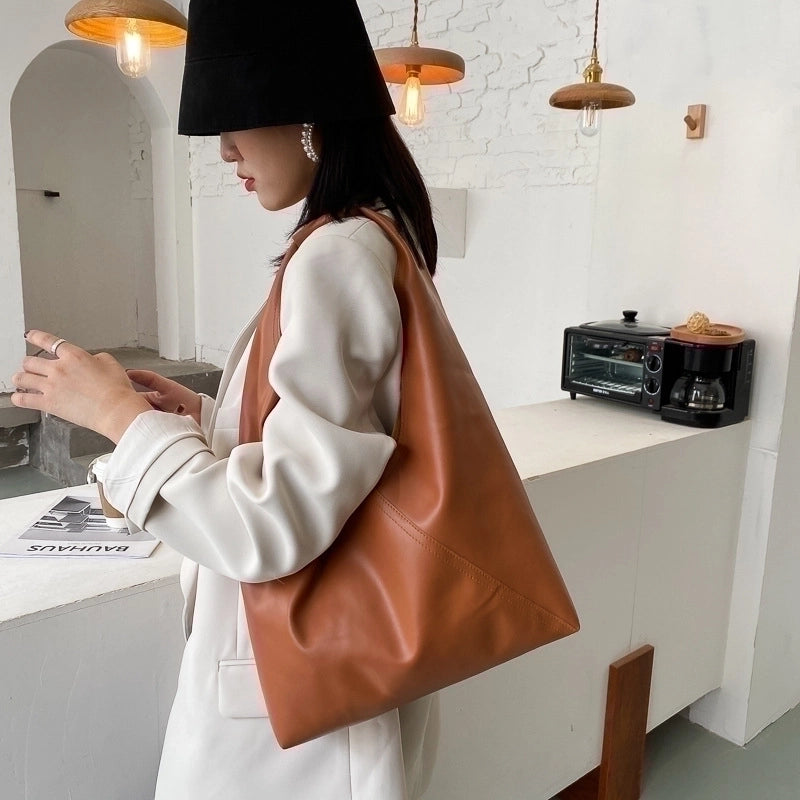 Women's Medium Pu Leather Solid Color Streetwear Bucket Open Shoulder Bag