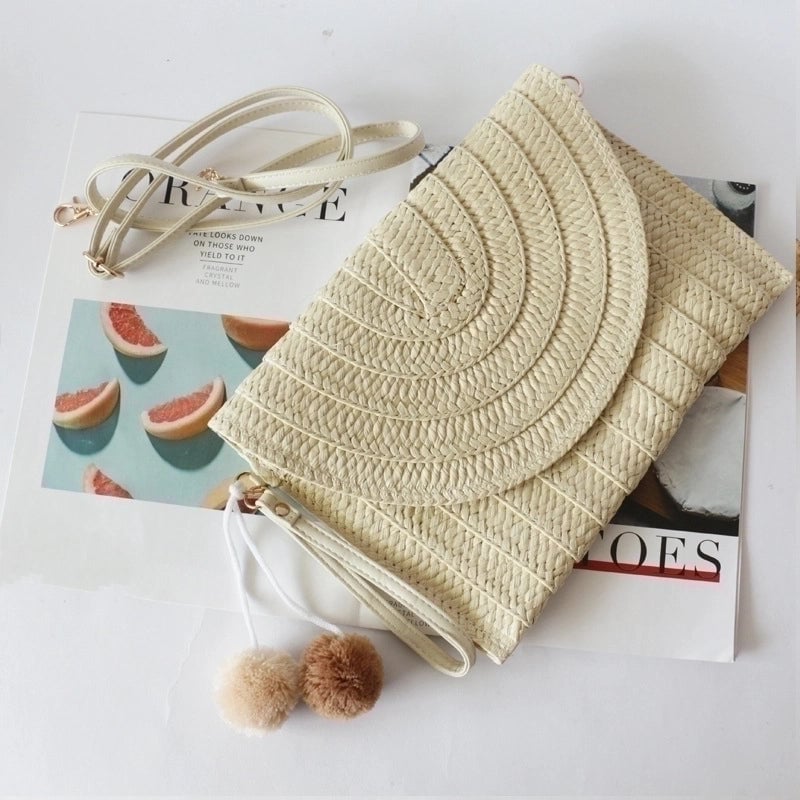 Women's Medium Straw Solid Color Streetwear Square Magnetic Buckle Clutch Bag