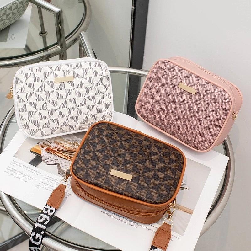 Women's Medium Pu Leather Plaid Vintage Style Classic Style Zipper Camera Bag