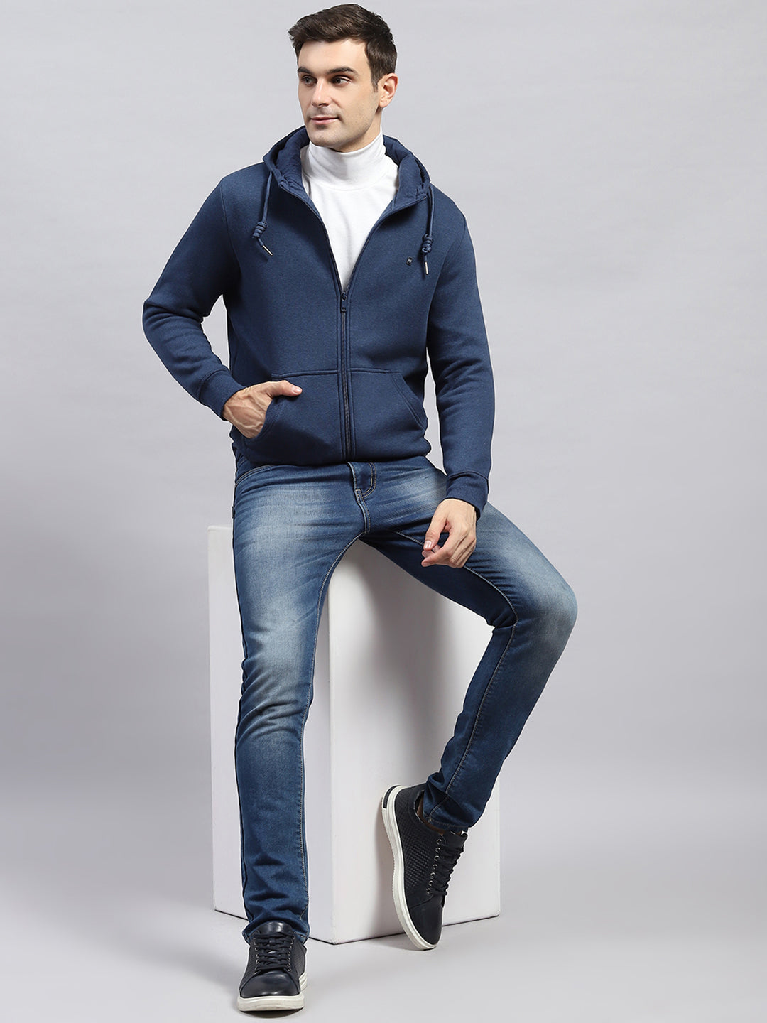 Men Blue Solid Hooded Full Sleeve Sweatshirt