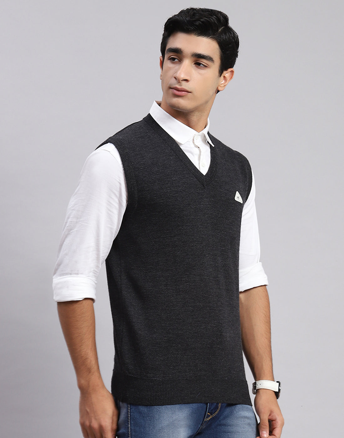 Men Grey Solid V Neck Sleeveless Sweater