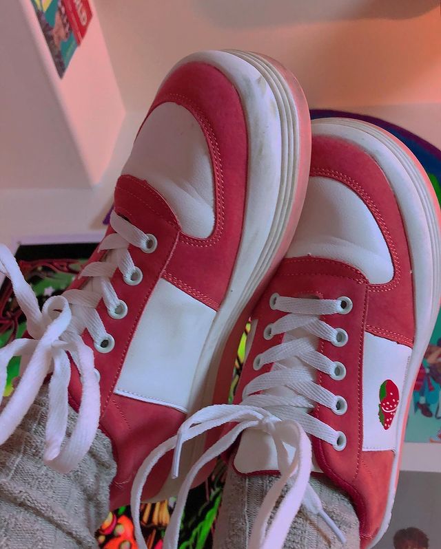 Strawberry casual shoes