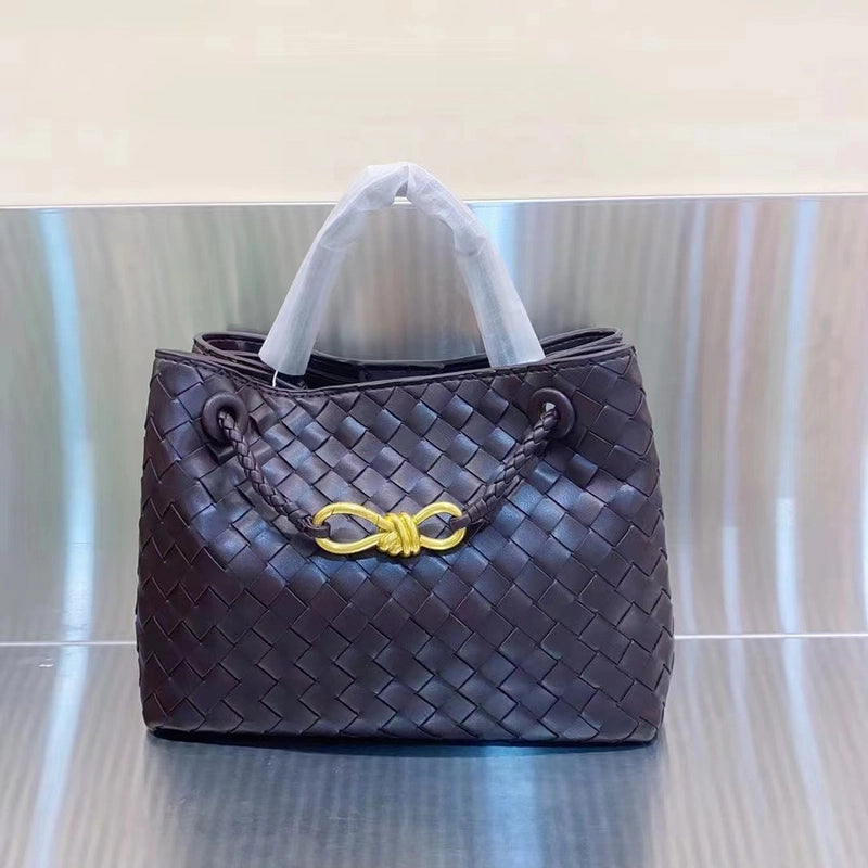 Women's Pu Leather Solid Color Classic Style Weave Square Magnetic Buckle Shoulder Bag