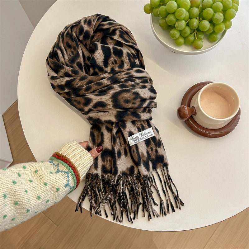 Women's Classic Style Leopard Imitation Cashmere Tassel Scarf