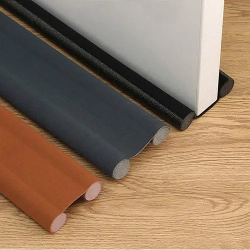 Door bottom sealing strip