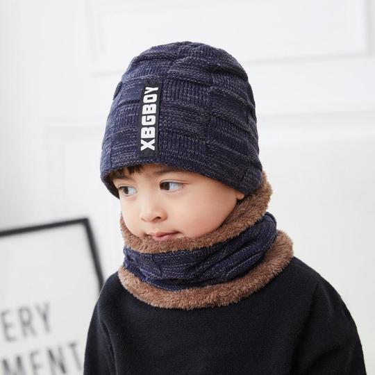 Ensemble bonnet et écharpe en tricot chaud