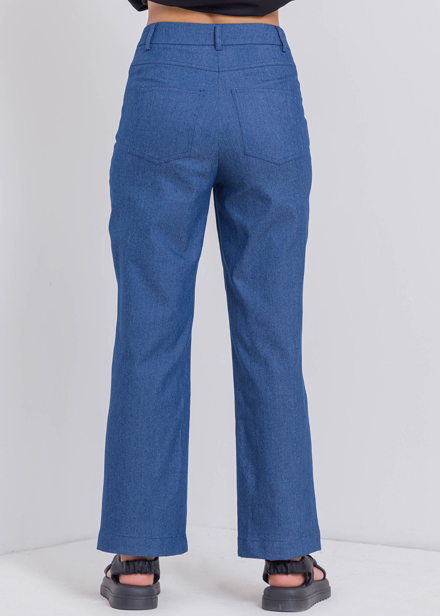 Basic Straight Leg Pant