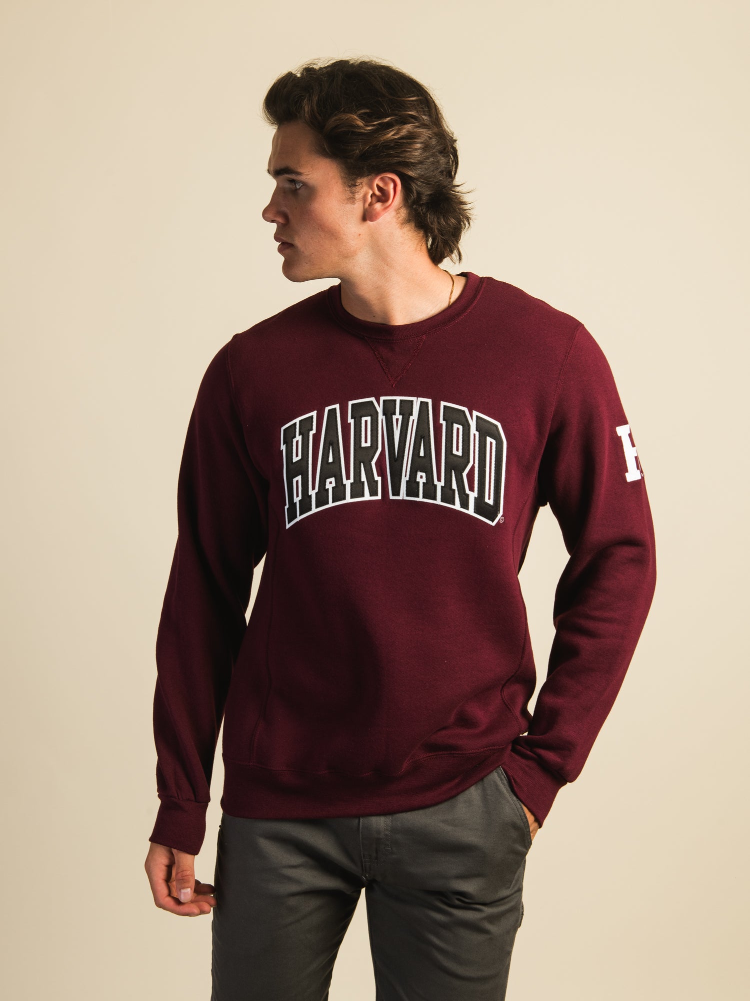 RUSSELL HARVARD SLEEVE EMBROIDERED CREW