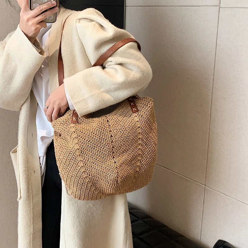 Women's Straw Solid Color Preppy Style Classic Style Streetwear Weave Dumpling Shape Zipper Shoulder Bag Underarm Bag Straw Bag