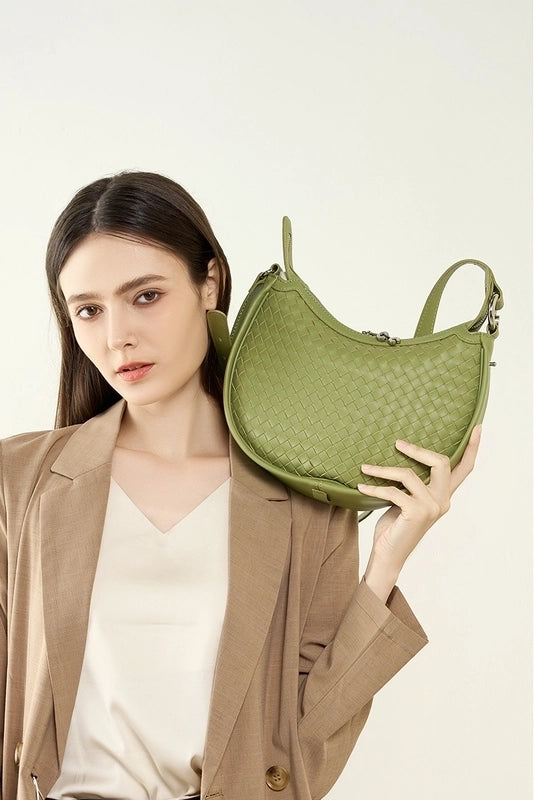 Women's Medium Two-Layer Cowhide Leather Solid Color Basic Classic Style Pillow Shape Zipper Underarm Bag