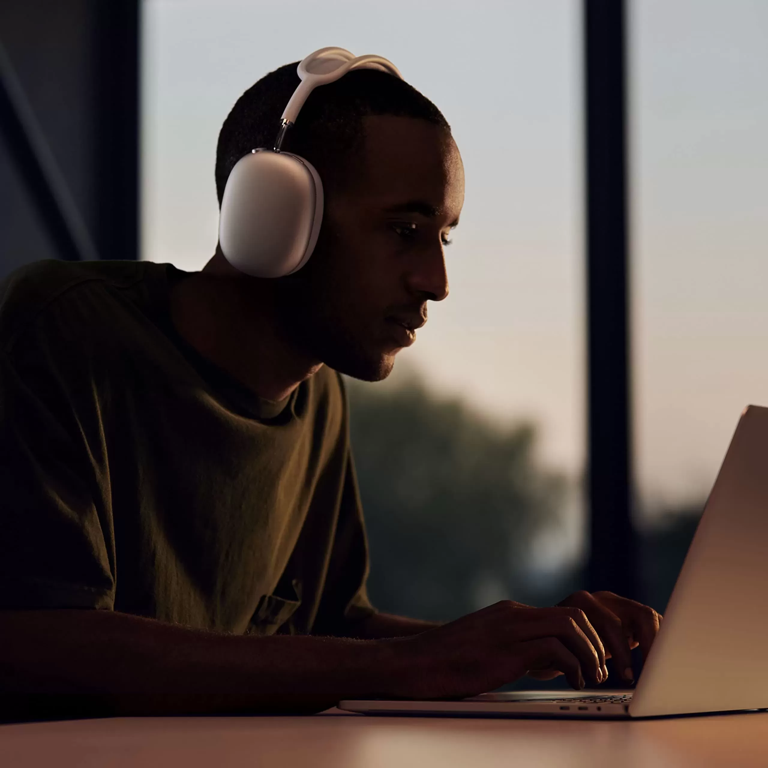 Max Wireless Over-Ear Headphones