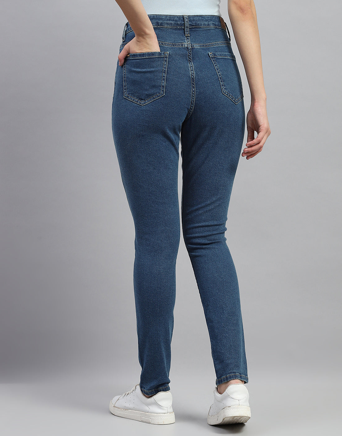 Women Blue Light Wash Slim Fit Denim