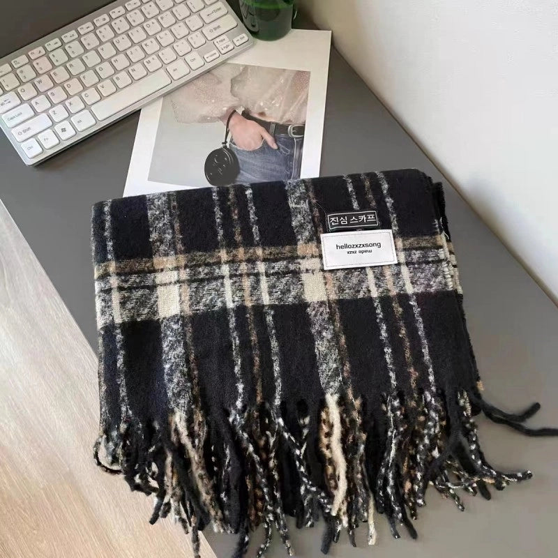 Elegant Scarf Female Niche Retro Elegant High-grade Sense Line Men And Women Couple Winter Warm Knitted Scarf