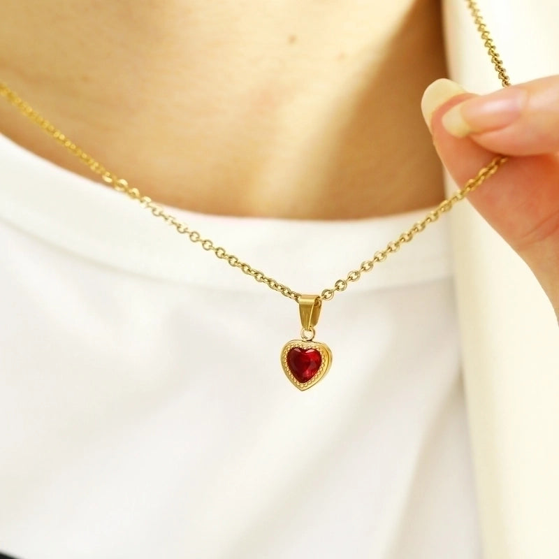 Titanium Steel Minimalist Heart Shape Zircon Pendant Necklace