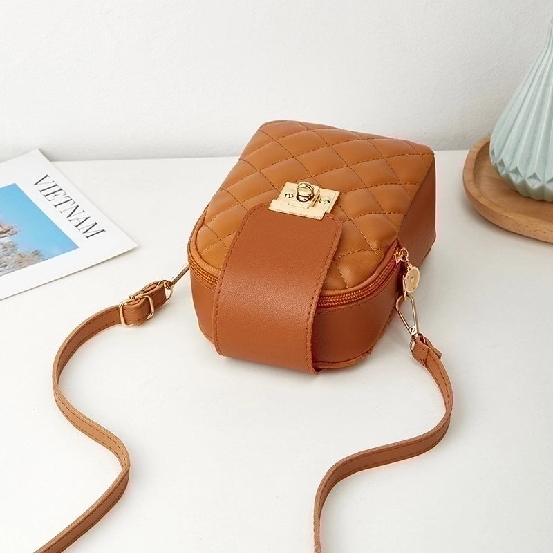 Women's Small Pu Leather Solid Color Lingge Streetwear Metal Button Zipper Crossbody Bag