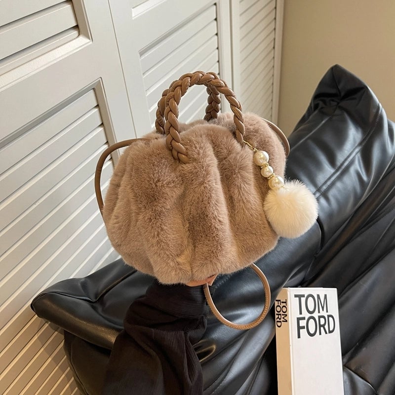 Women's Plush Solid Color Cute Classic Style Streetwear Ornament Pearls Weave Cloud Shape Hidden Buckle Crossbody Bag