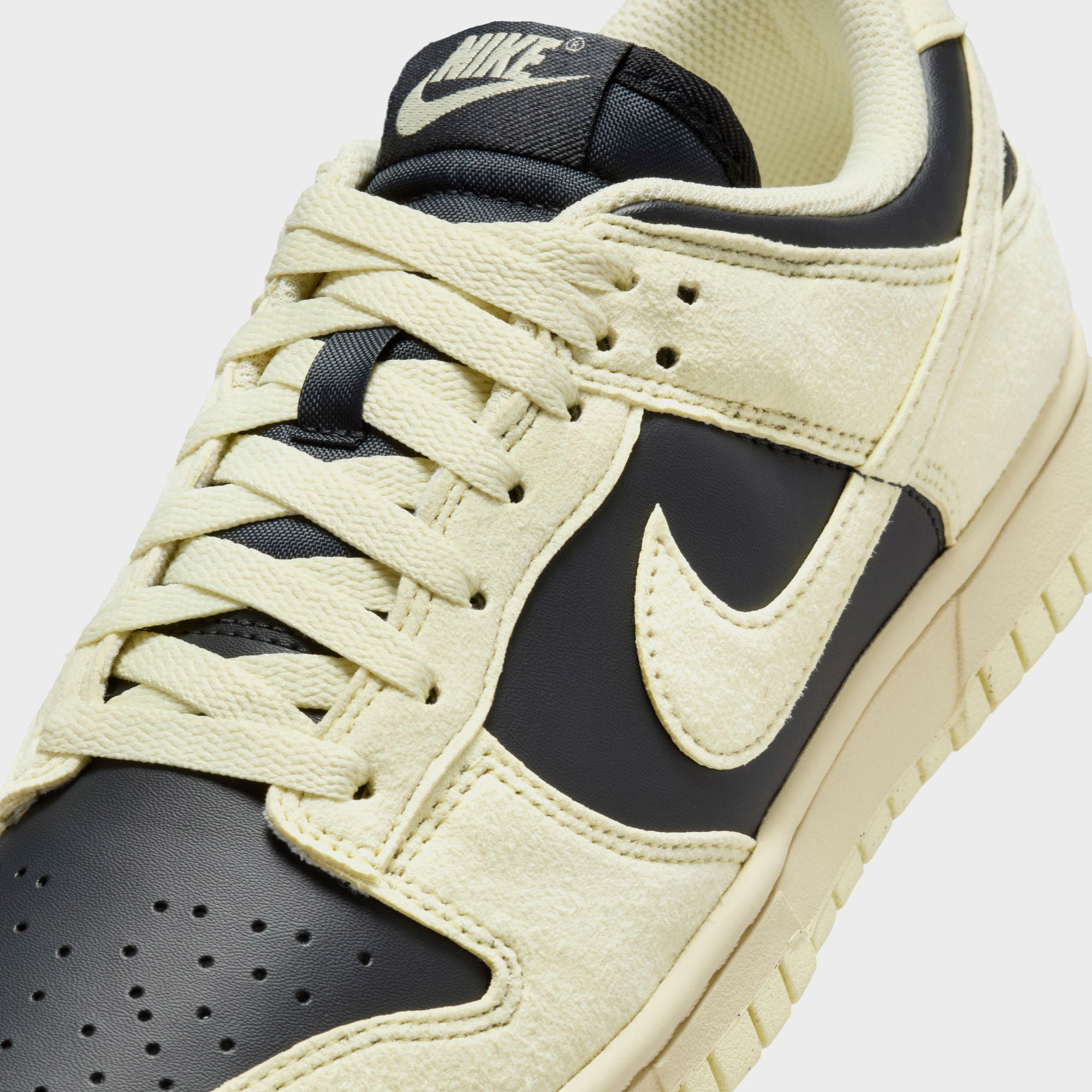 Nike WMNS Dunk Low  - Off-Noir / Light Khaki / Alabaster