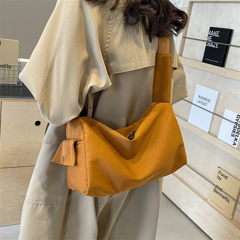 Women's Medium Cloth Solid Color Basic Zipper Crossbody Bag