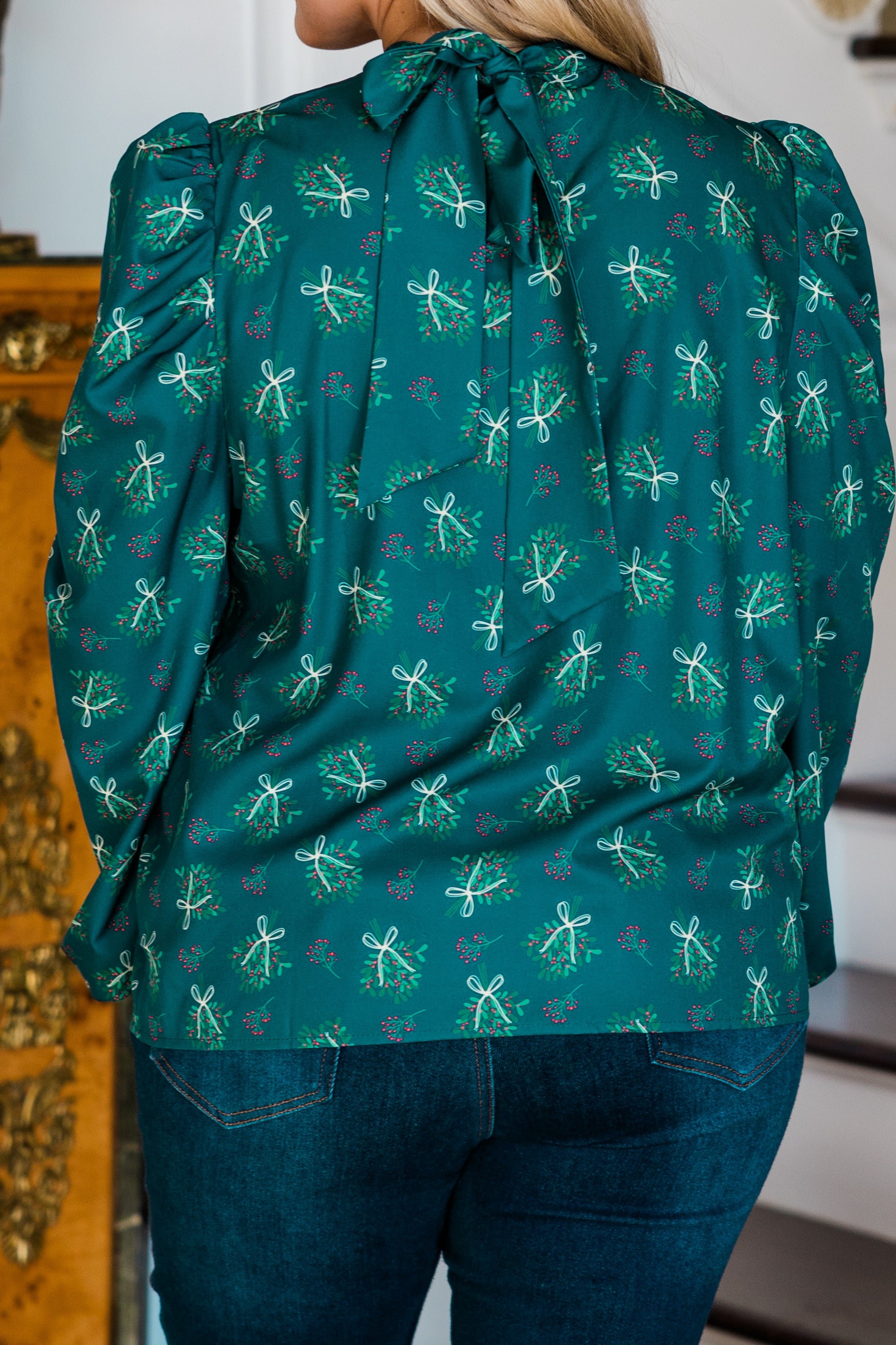 With This Wreath Top. Green