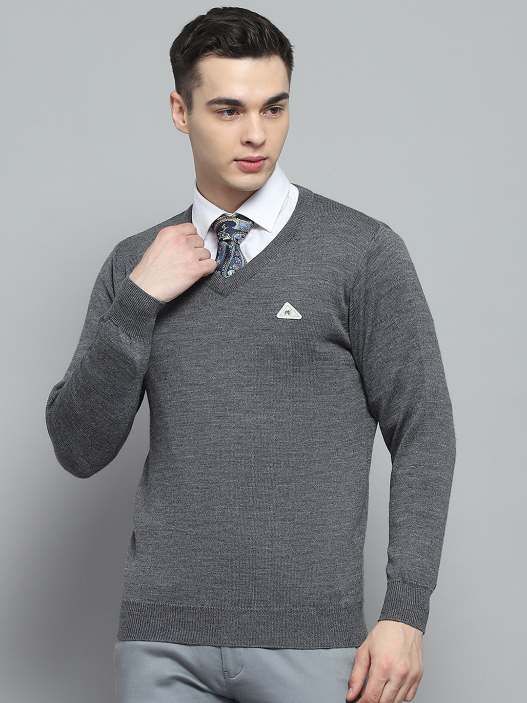 Men Grey Solid V Neck Full Sleeve Pullover