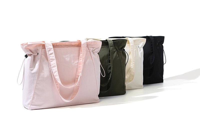 Women's Medium Nylon Solid Color Basic Classic Style Square Zipper Tote Bag