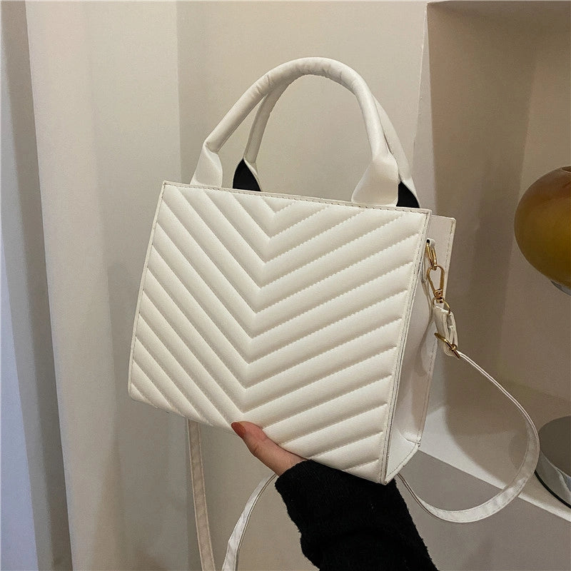 Women's Pu Leather Solid Color Classic Style Sewing Thread Square Zipper Crossbody Bag