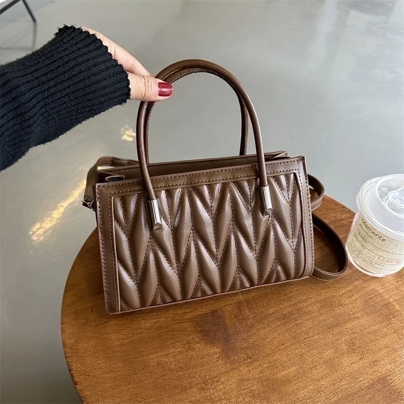 Women's All Seasons Pu Leather Solid Color Elegant Square Magnetic Buckle Handbag