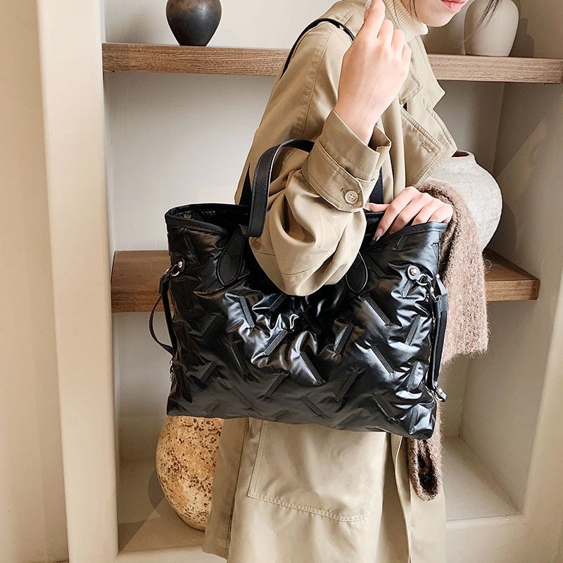 Women's Nylon Color Block Vacation Classic Style Sewing Thread Square Zipper Tote Bag