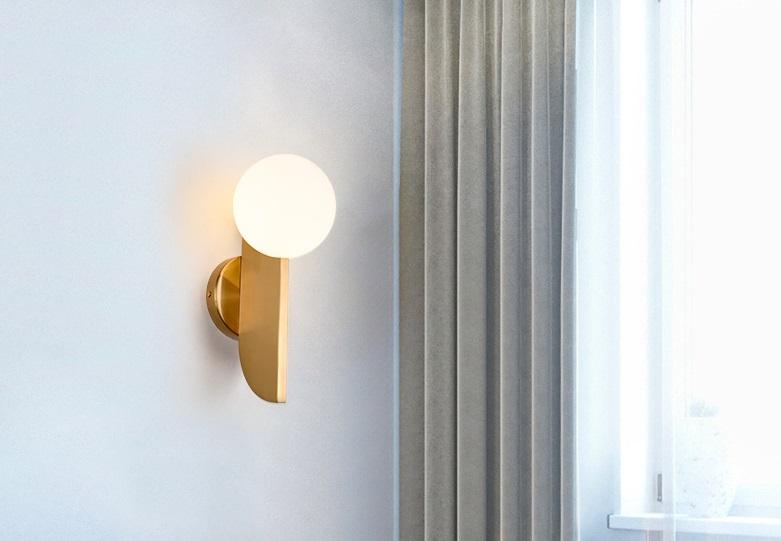 Callen Une | Retro Wall Lamp