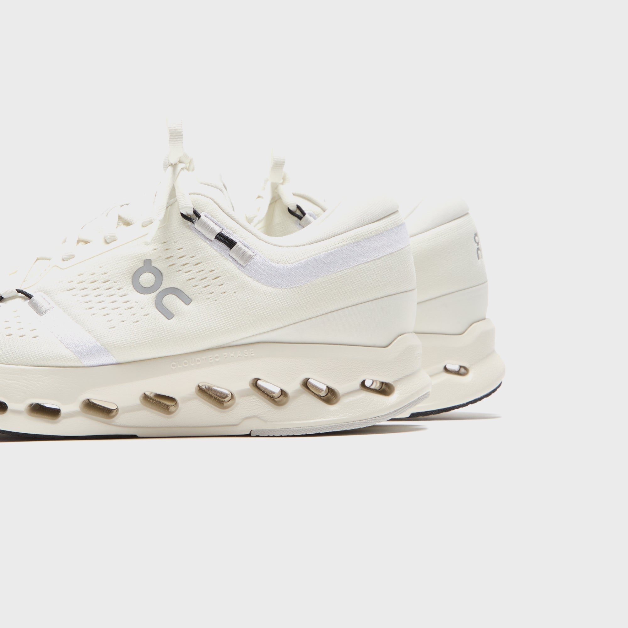 On Running WMNS Cloudsurfer 2 - Ivory