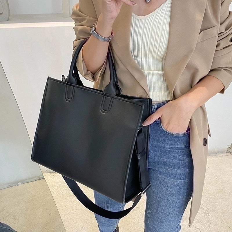 Women's Large Pu Leather Solid Color Streetwear Square Zipper Handbag