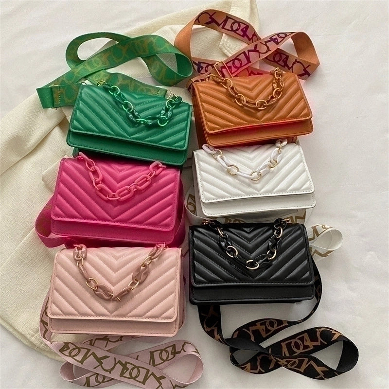 Women's Small Pu Leather Solid Color Streetwear Square Lock Clasp Crossbody Bag