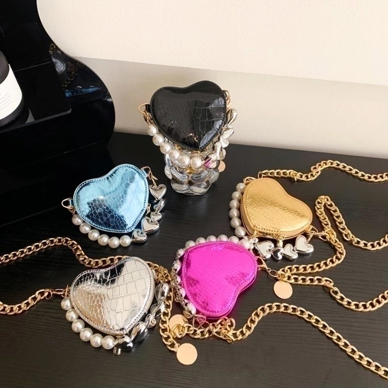 Women's Pu Leather Solid Color Fashion Heart-shaped Zipper Crossbody Bag