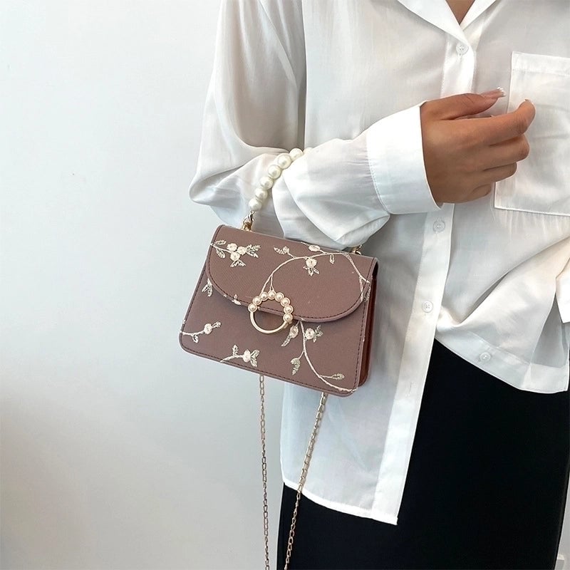 Women's Medium Pu Leather Flower Vintage Style Square Magnetic Buckle Shoulder Bag