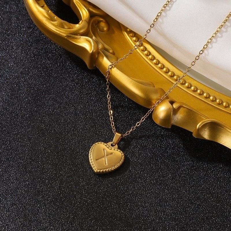 Vintage Style Minimalist Heart Shape Stainless Steel 18K Gold Plated Pendant Necklace