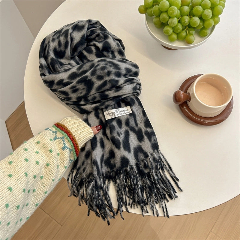 Women's Classic Style Leopard Imitation Cashmere Tassel Scarf
