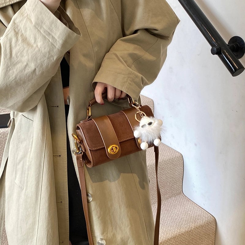 Women's Small Pu Matte Solid Color Elegant Streetwear Sewing Thread Pillow Shape Lock Clasp Crossbody Bag