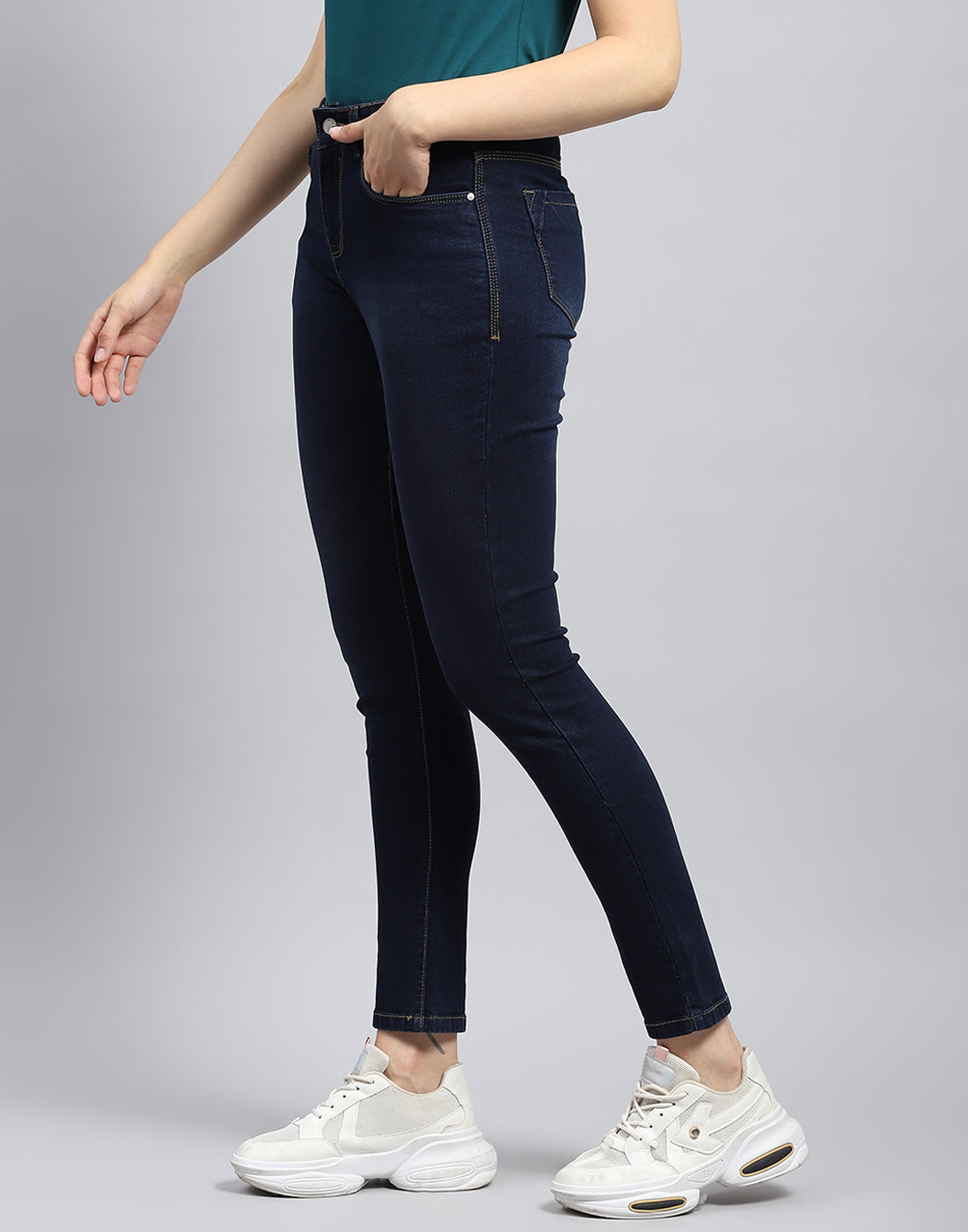 Women Blue Light Wash Slim Fit Denim