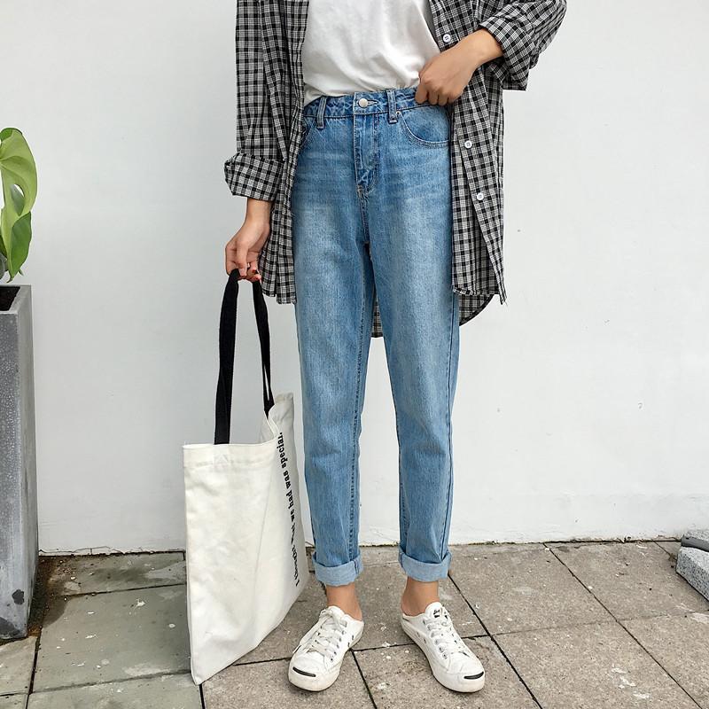 Classic High Waisted 90s Jeans