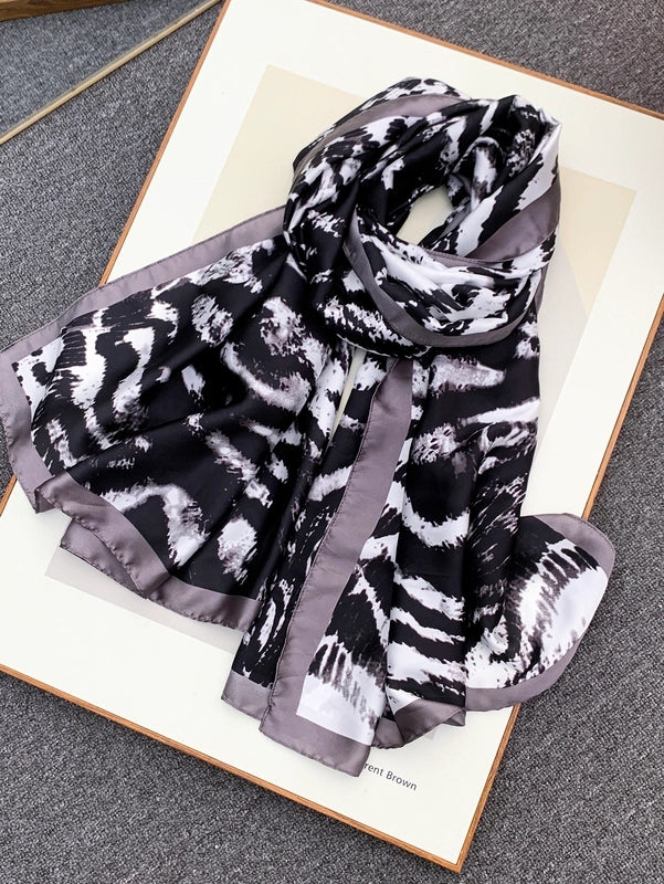 Women's Casual Elegant Wedding Leopard Satin Printing And Dyeing Silk Scarf Hijab