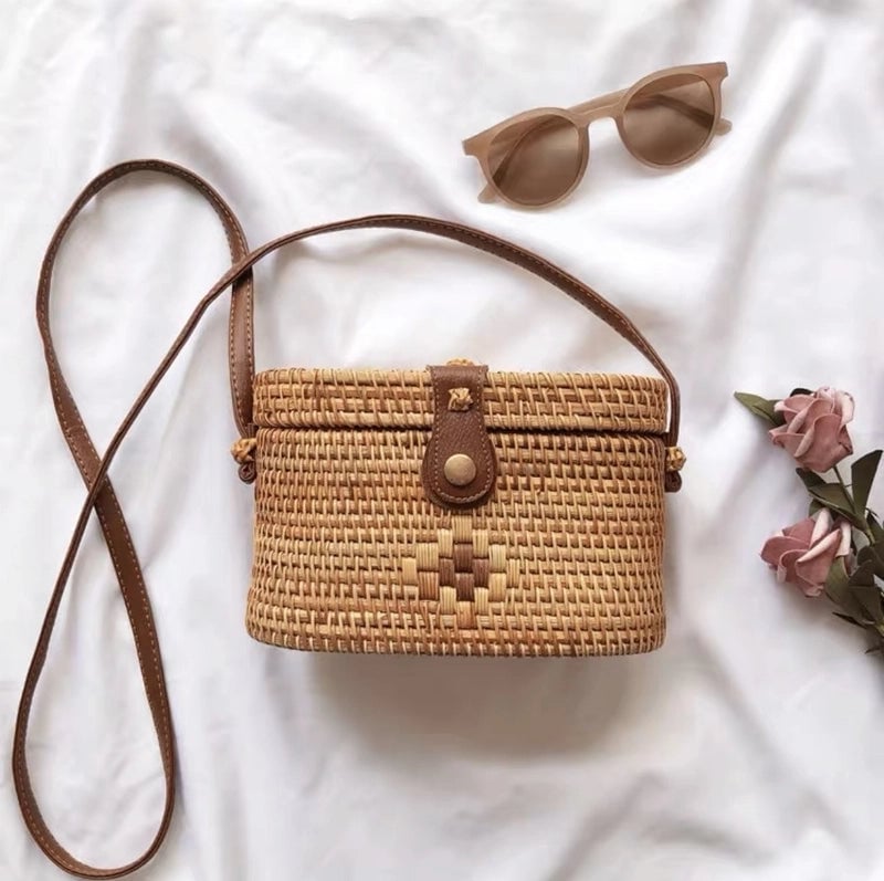 Women's Small All Seasons Straw Fashion Shoulder Bag