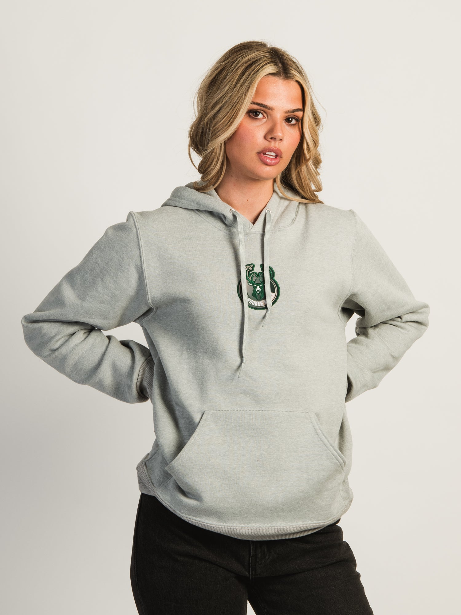 NBA MILWAUKEE BUCKS GRDIENT EMBROIDERED HOODIE