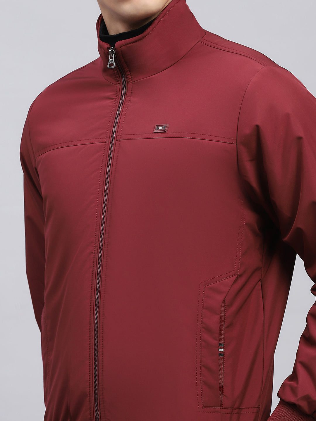 Men Maroon Solid Mock Neck Full Sleeve Jacket